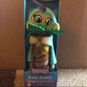 New Fingerlings Monkey Zoe bath buddy wash